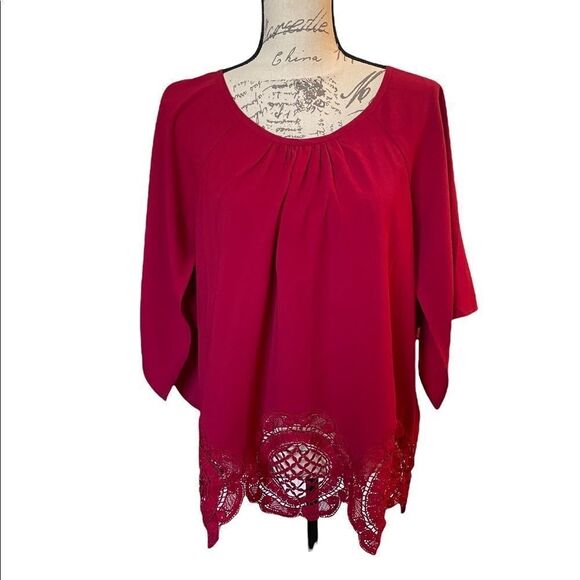 SUGAR & Lips burgundy mid length sleeves with split crocheted hem line size med - Picture 1 of 7